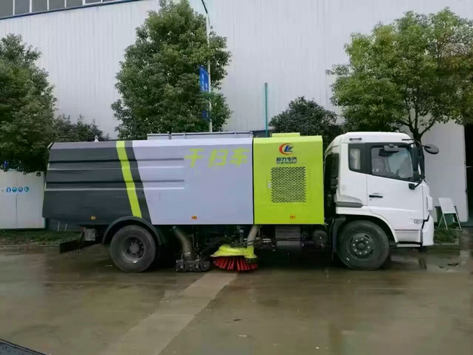 程力天锦扫路车 (2).jpg