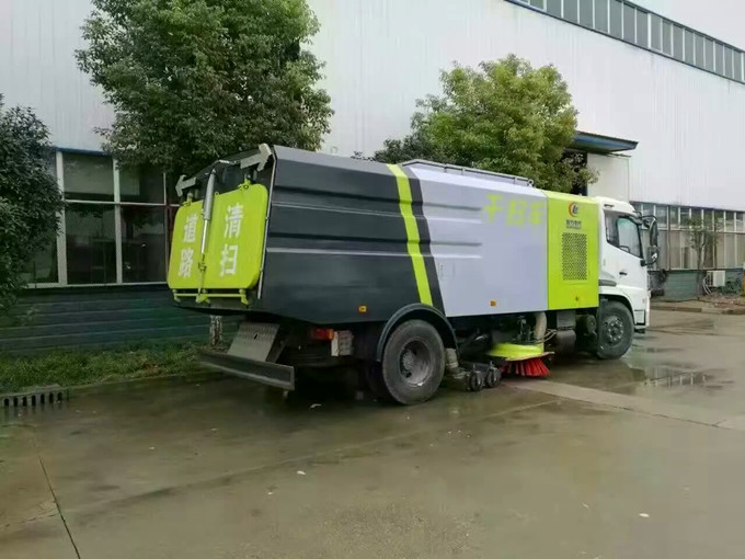 程力天锦扫路车 (3).jpg